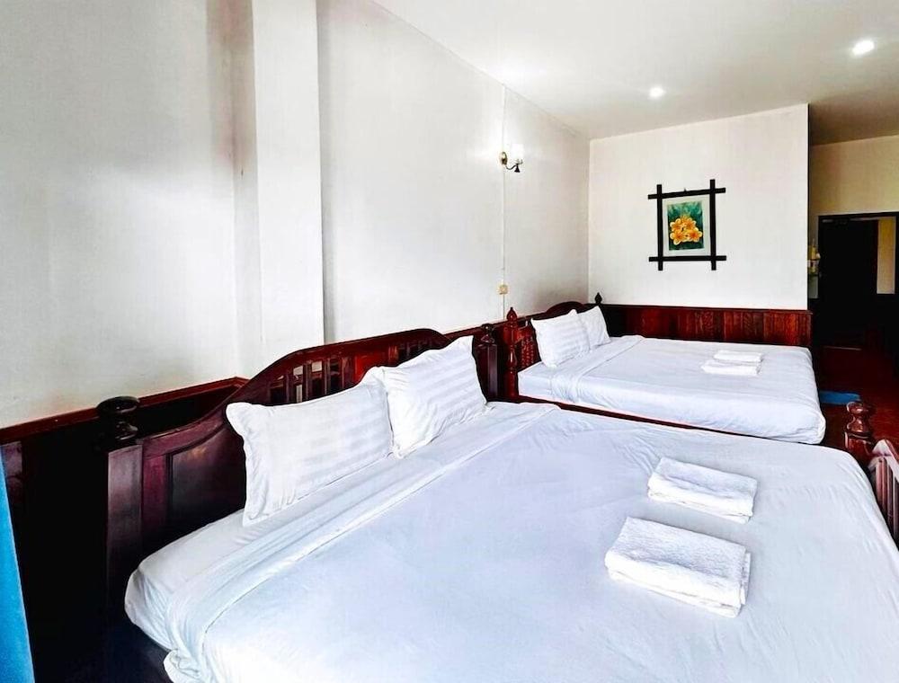 Domon Riverside Hotel