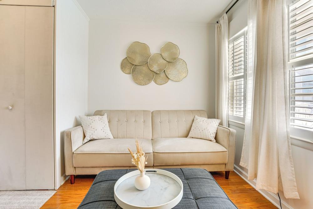 Walk to North Myrtle Beach: Studio w/ Pool Access!