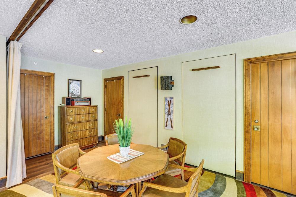 10 Mi to Skiing: Durango Condo w/ Golf Course View