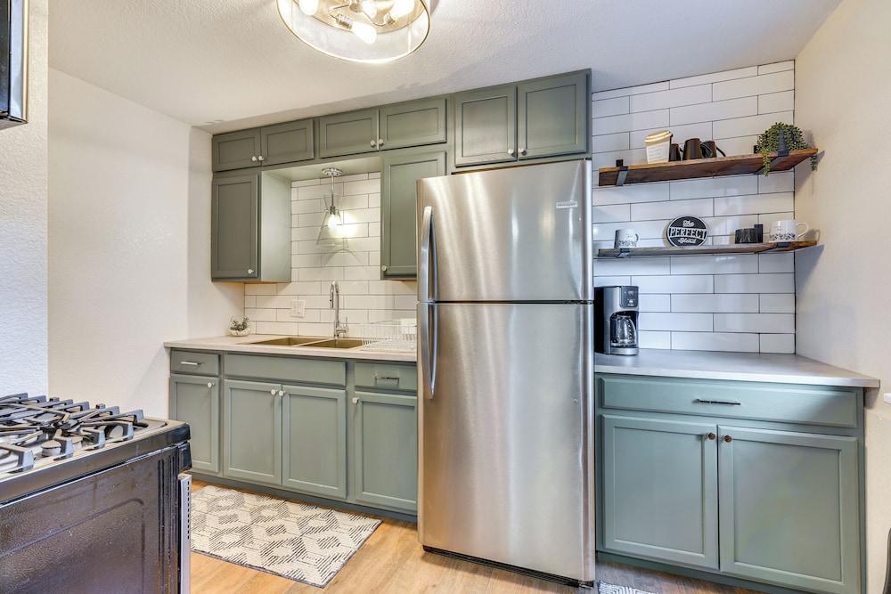 4 Mi to Dtwn: Cozy Home in Pueblo