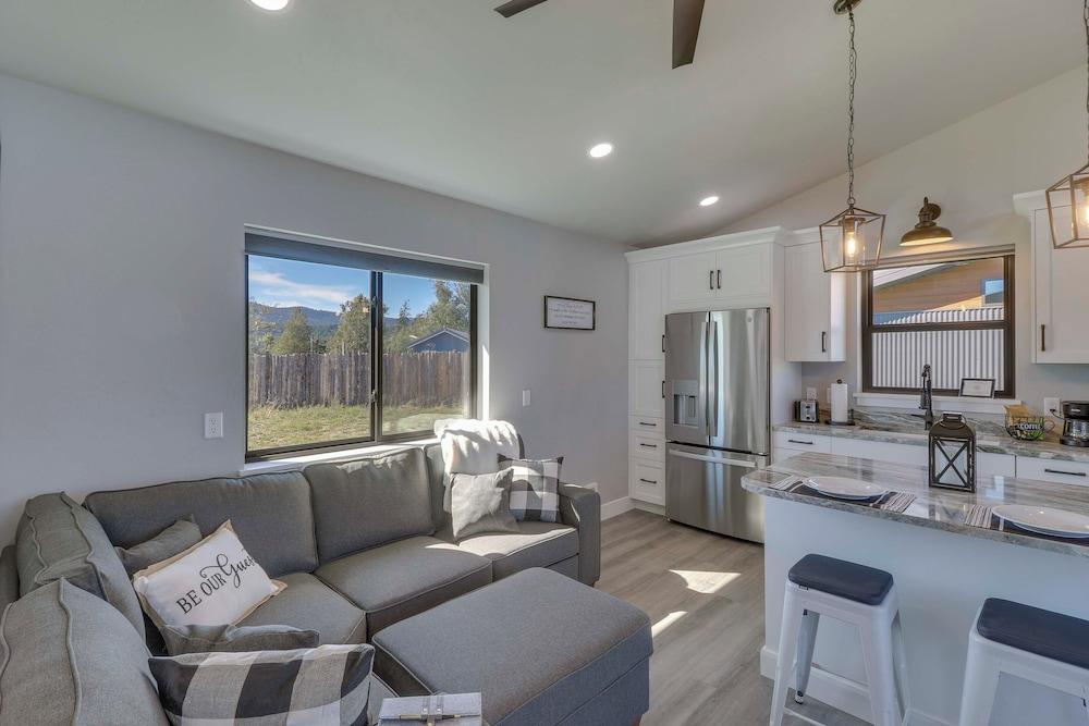 Tiny Home w/ Mtn View: Near Flathead Lake & Skiing