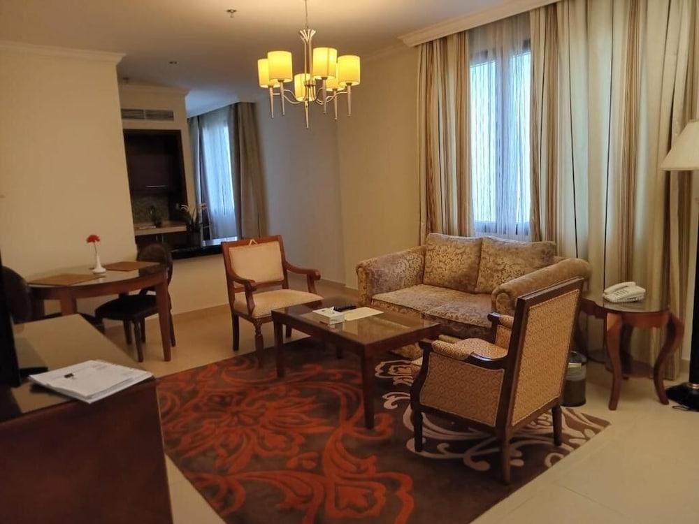 Quiet Shatea Jeddah Hotel