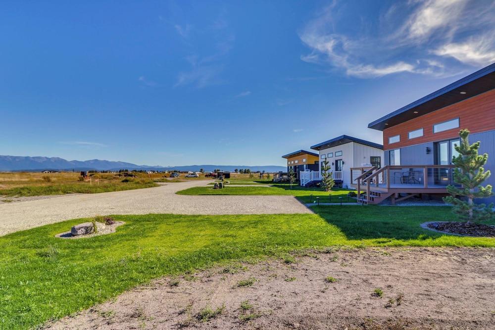 Mtn-view Tiny Home Near Flathead Lake & Skiing!