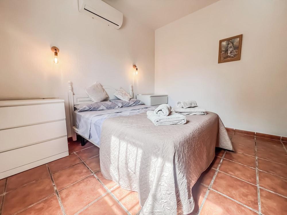 Cd-1383 Three Bedroom Villa With Pool