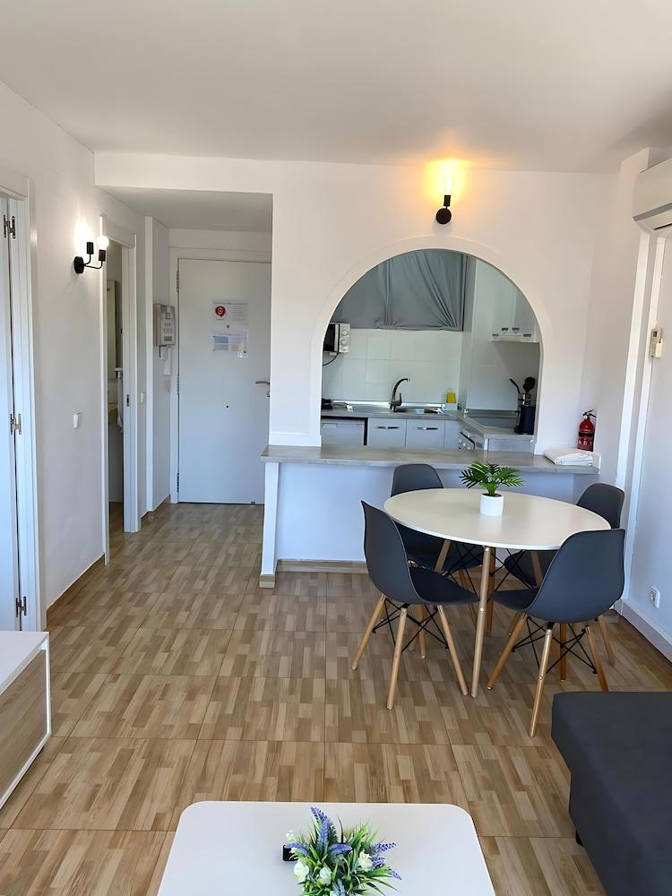 520 · Golden Coast Paradise