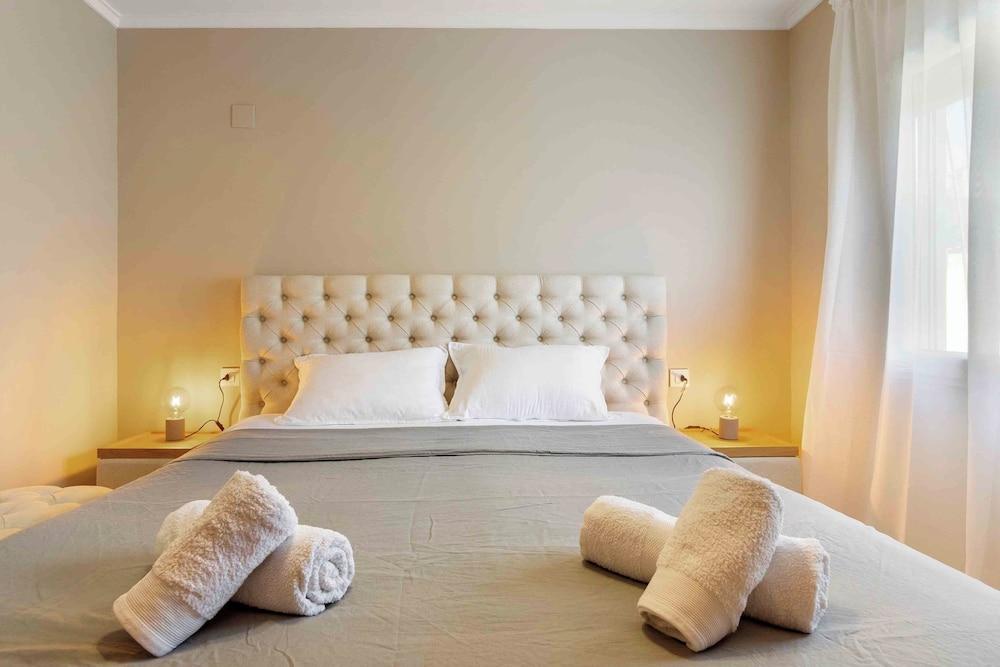 Beautiful and Cozy Villa With Private Pool in Urb, San Luis, El Chaparral, Torre