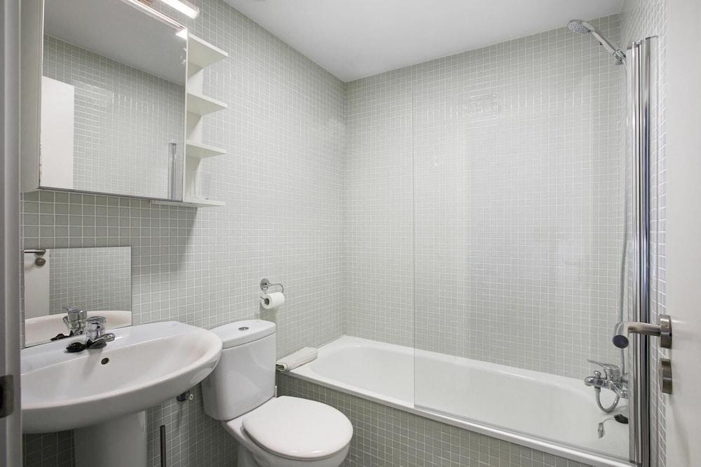 Beautiful Duplex Facing The Beach