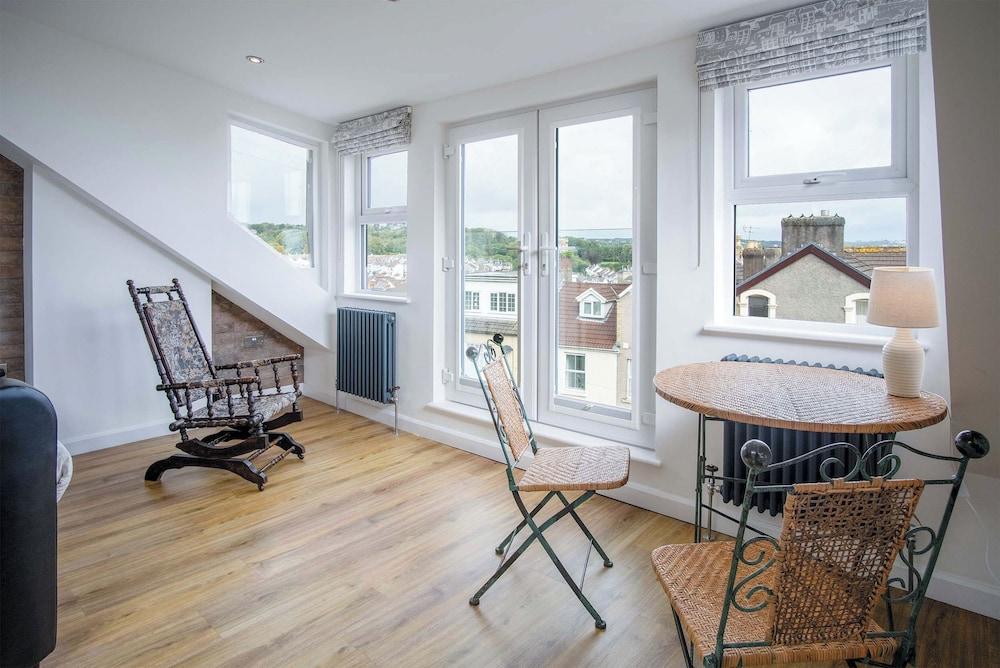 Overland Road 4 Bed House Mumbles