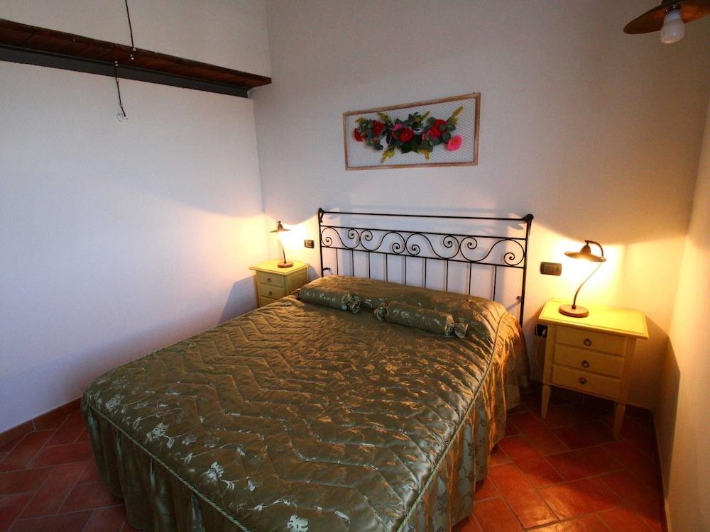 Mansion in Montefiascone With Swimming Pool