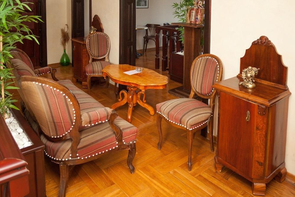 Red Clay SPA Apartments