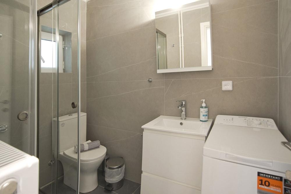 Porto 118 in Piraeus