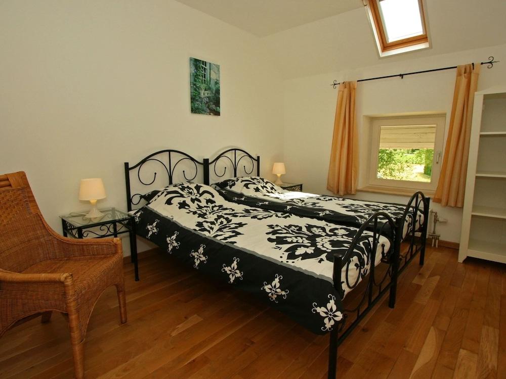 Lovely Farmhouse in Wijlre With Forest Nearby