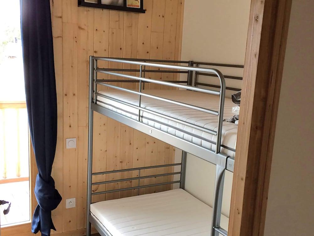 Splendid Chalet in Chamrousse With TV