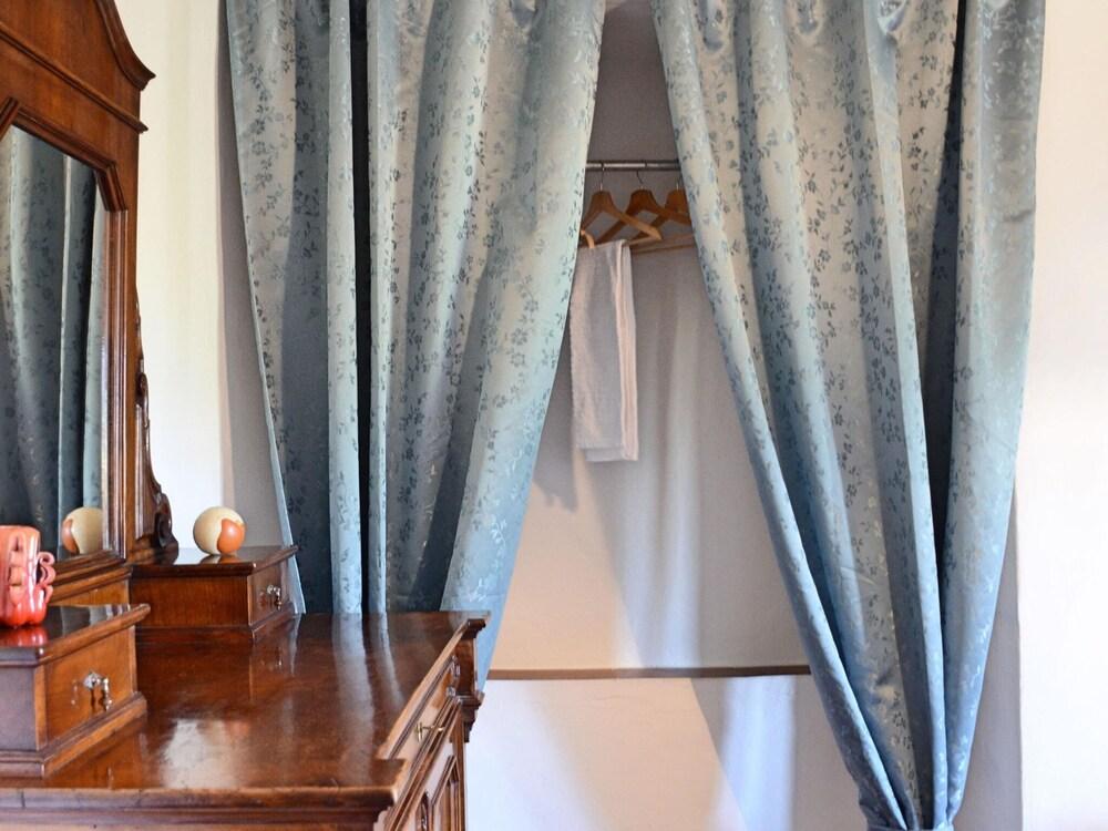 Simplistic Holiday Home in Pistoia With Terrace & Garden