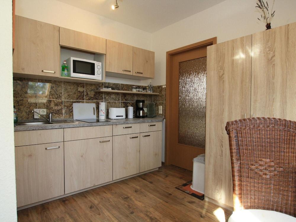 Apartment in Luckaitztal-gossda With Parking Space