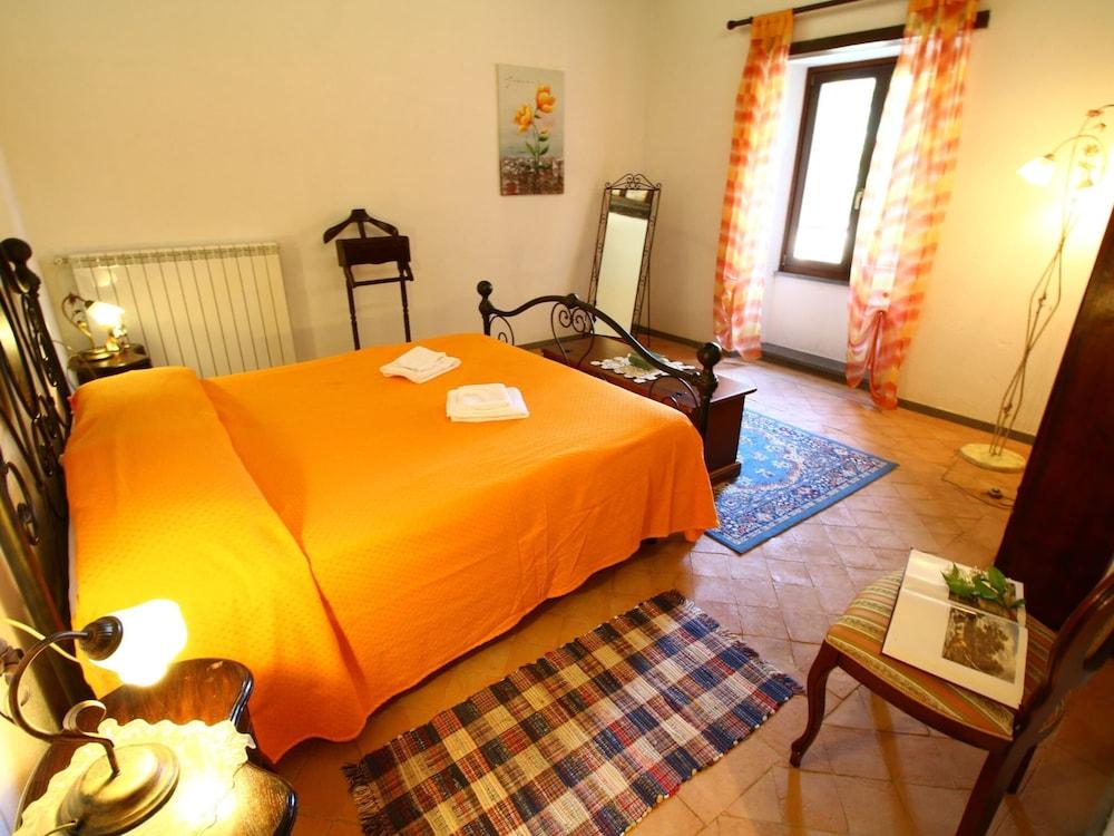 Farmhouse With Pool in an Area With History, Nature and art