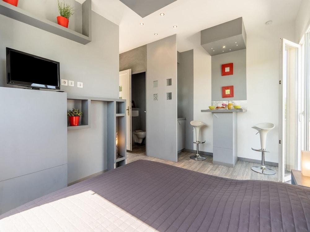 Mesmerising Villa in Les Vans With Private Pool