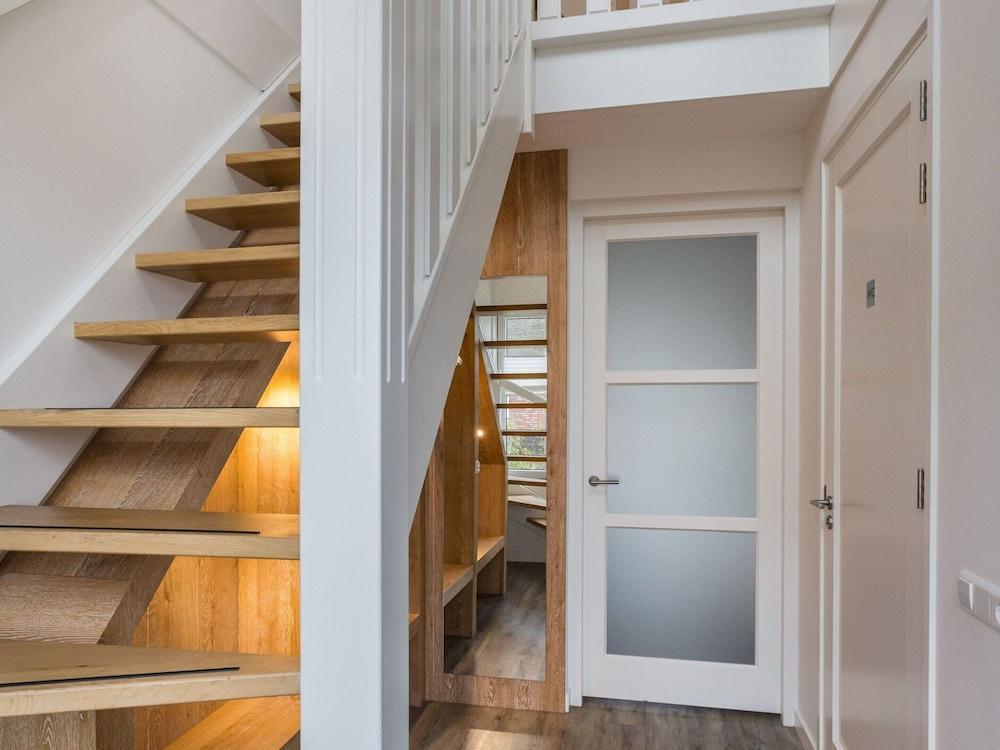 Luxury Villa With Sauna and Jacuzzi at the Lake