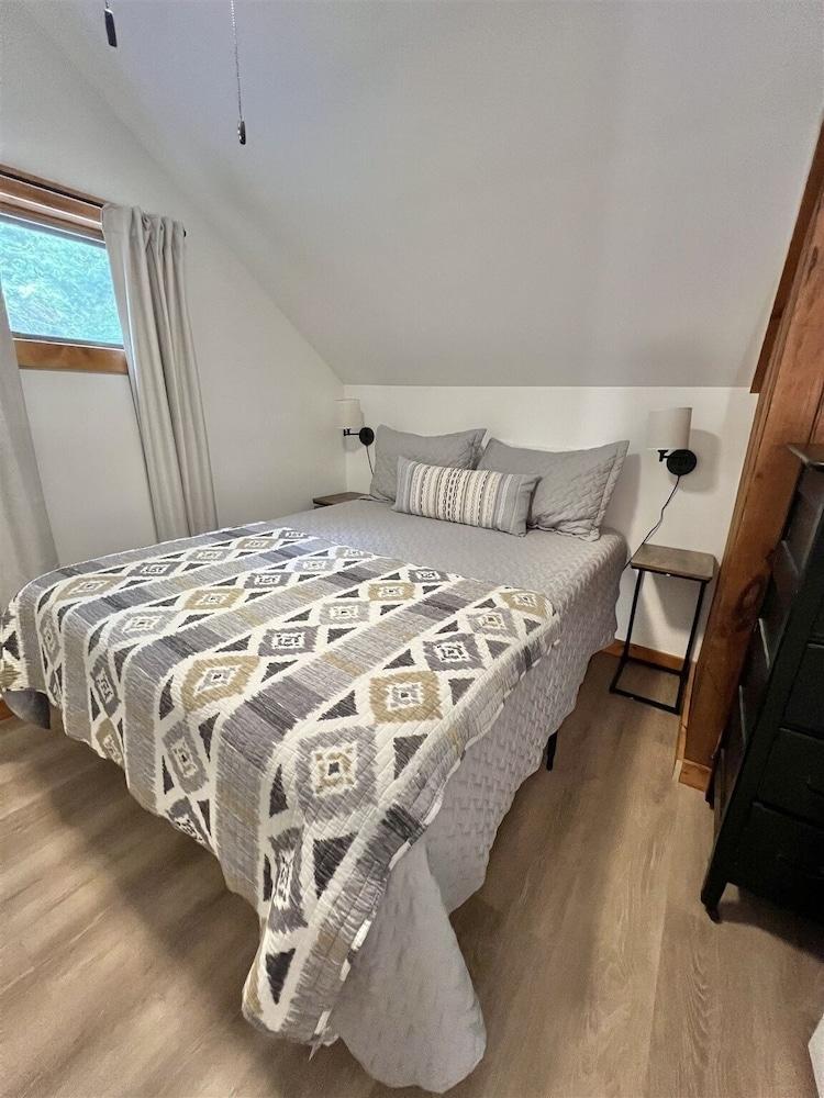 Dockside Retreat Limit 14 5 Bedroom Home