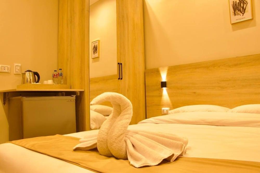 Pyramids On The Spot View