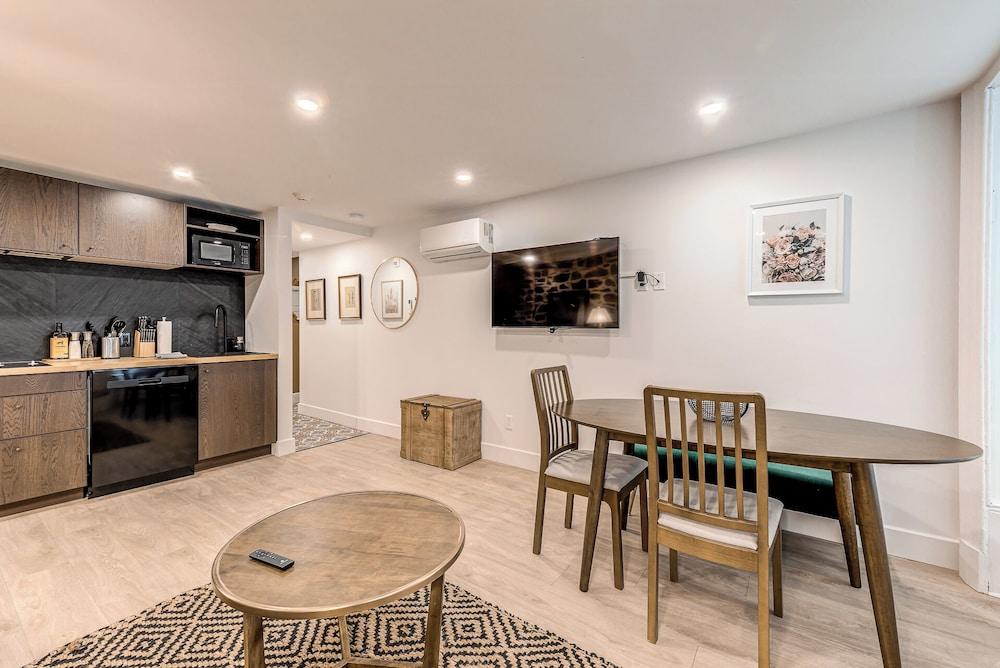 Elegant 1 Bedroom Suite