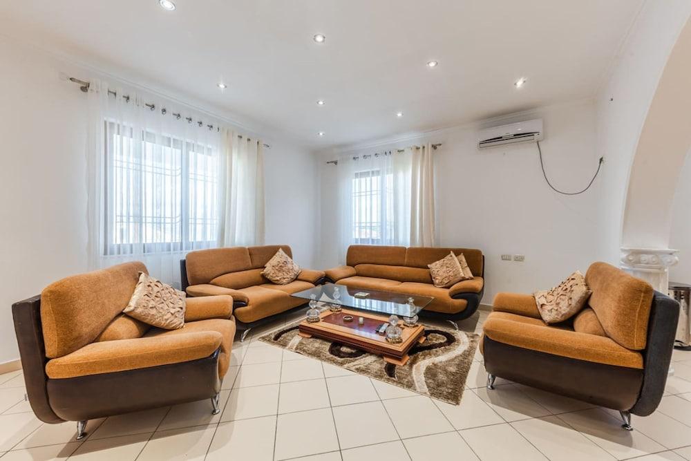 Authentic Lake View Apartment