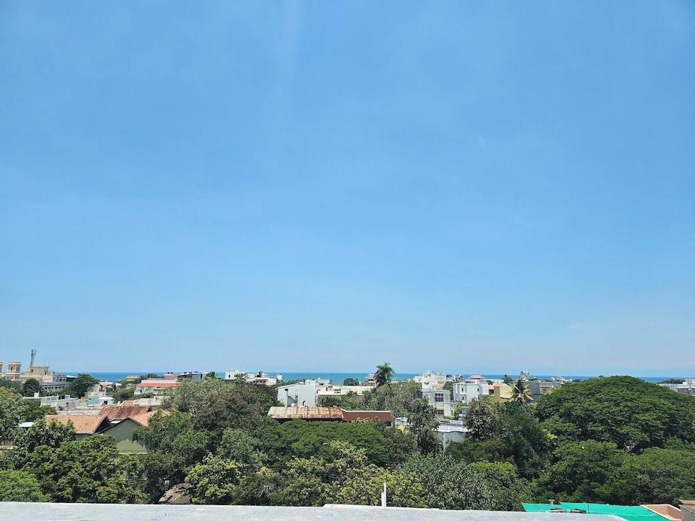 The French Villa Elite