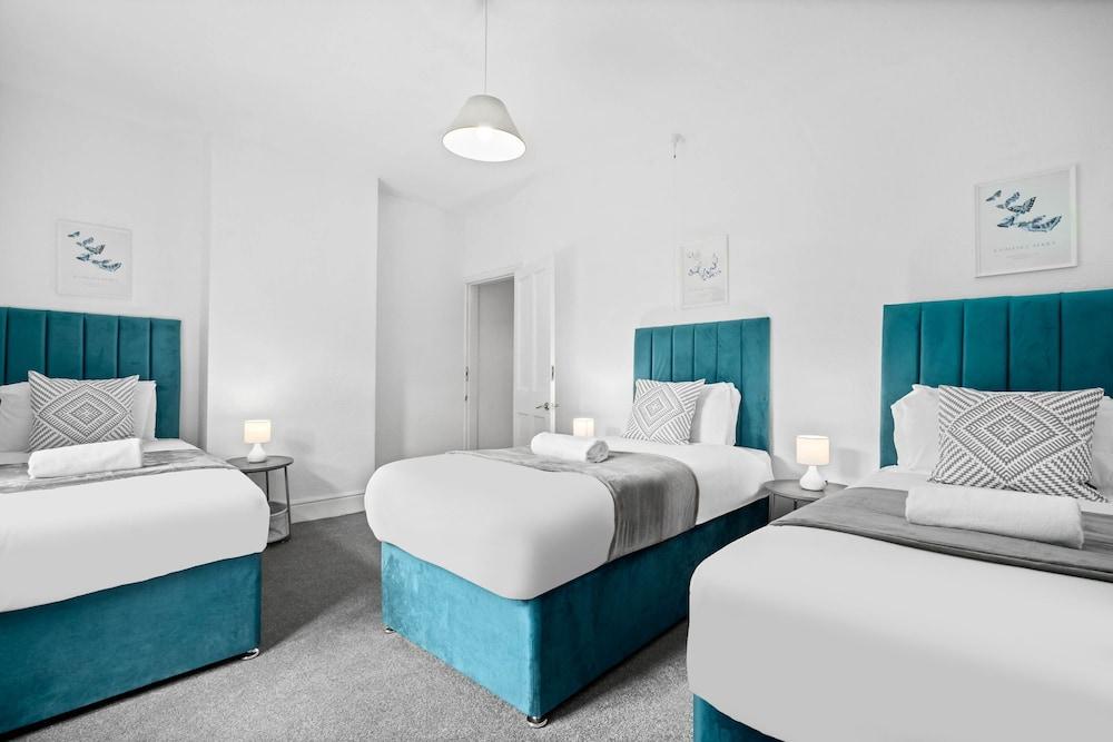 Cosy Three Bedroom Family Home With Garden