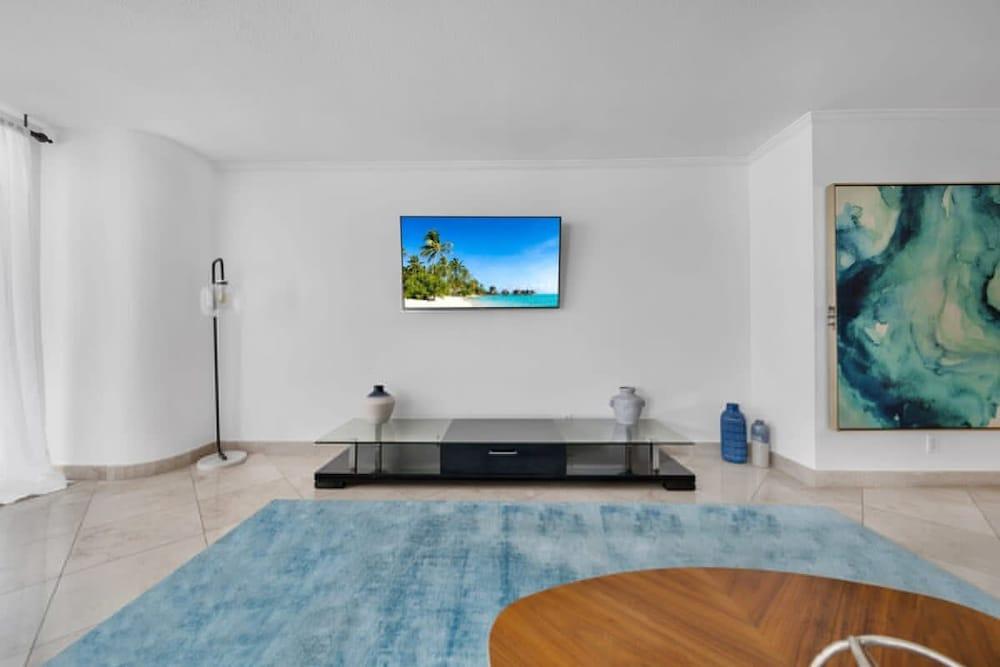 Florida Sunrise Pool Hot Tub