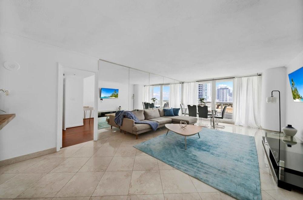 Florida Sunrise Pool Hot Tub