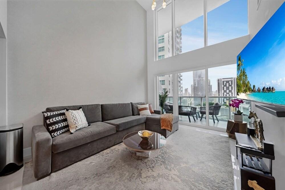 Sunbeam Plush 2 Story Loft