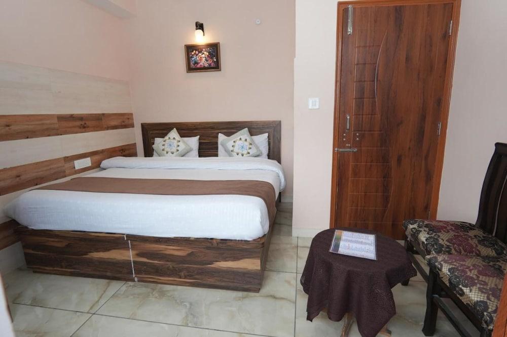 Goroomgo Shree Shimla Stay