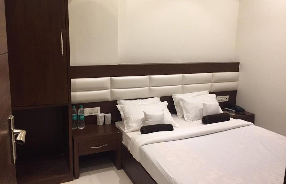 Goroomgo the lotus Grand Kalka