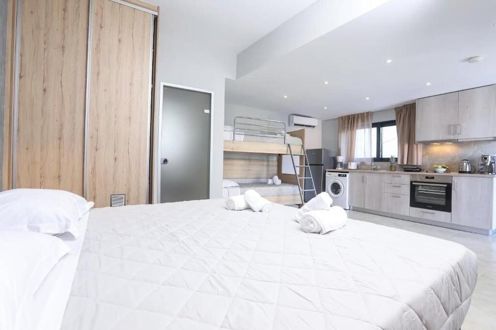 CORFU GOLD LUXURY SUITES