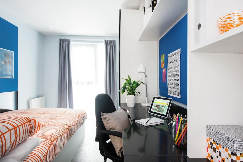 Student Only The Courtrooms