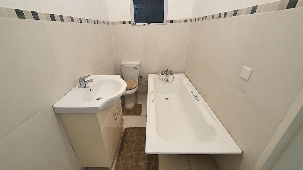 Solar Powered 3 bed Haven in Bannatyne Park