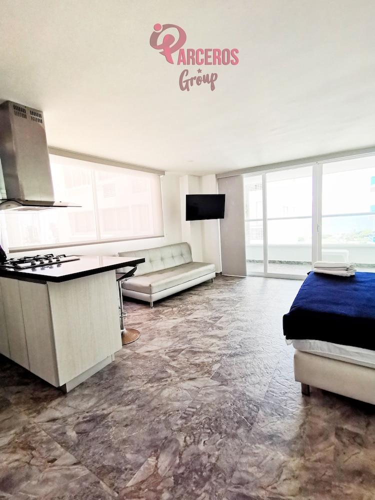 BELLO ESTUDIO CERCA DEL MAR - PARCEROS G