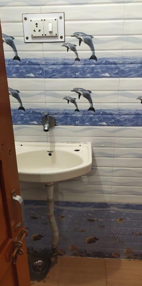 Goroomgo Shiv Kailash Barkot