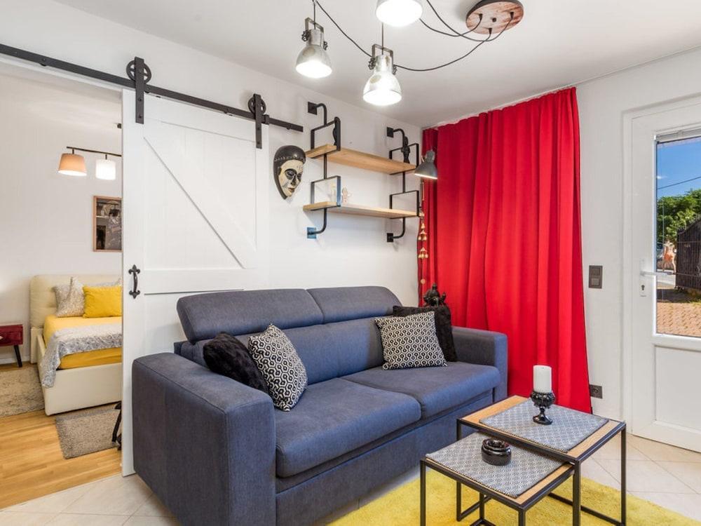 Luxury Rab Apartment With Terrace