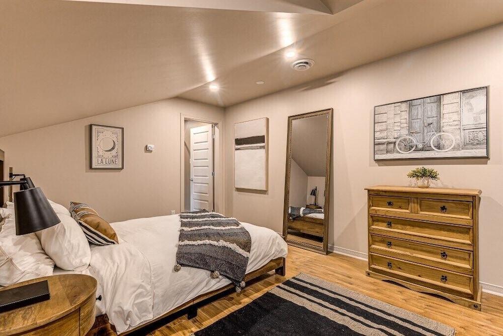 St. Ursule Two-Storey Oasis