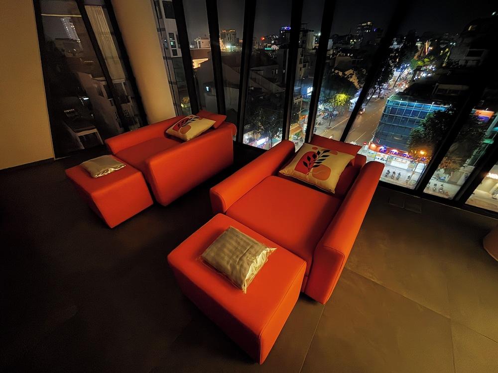 Saigon Travel Lounge