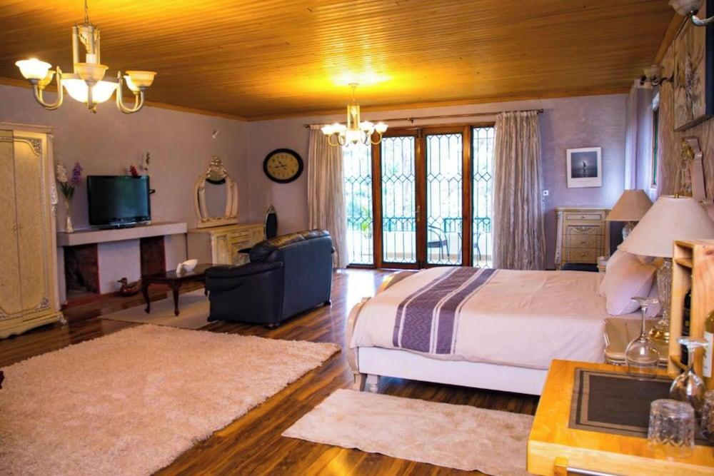 The Palace Inn Karen