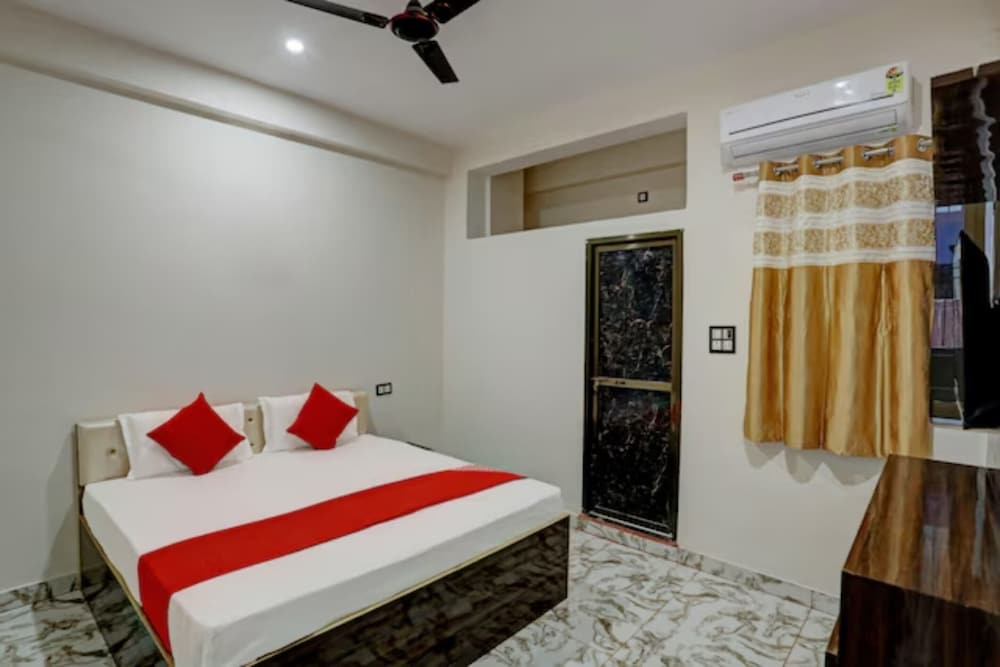 Goroomgo SS Palace Varanasi