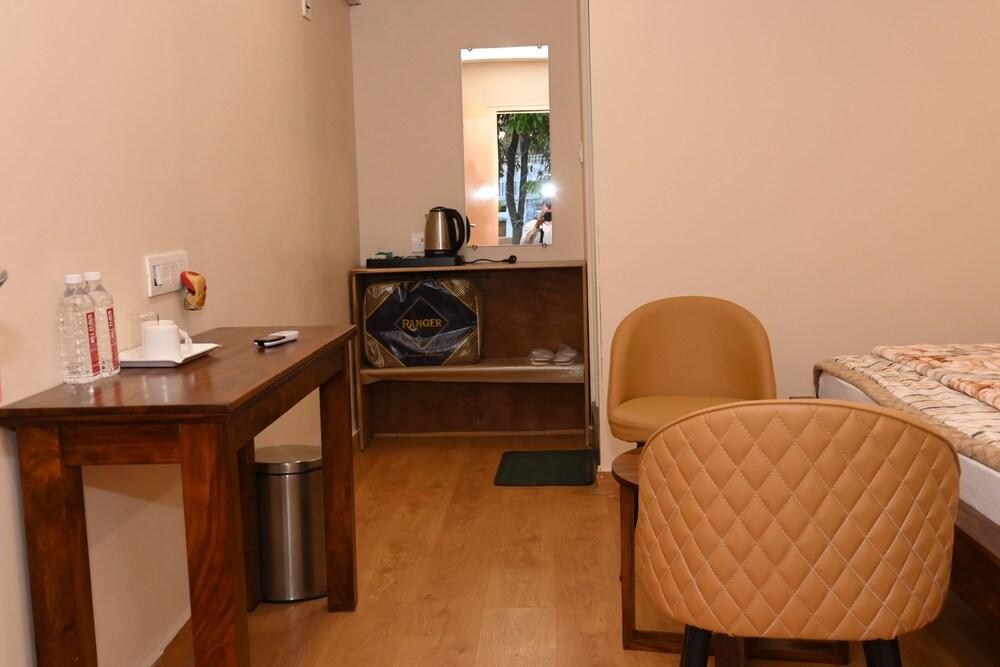 Hotel Divine Ayodhya