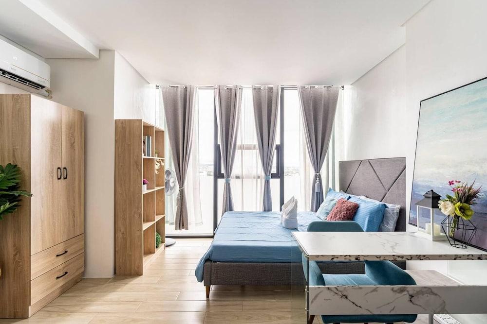 Inviting To Your Home Near The City Life