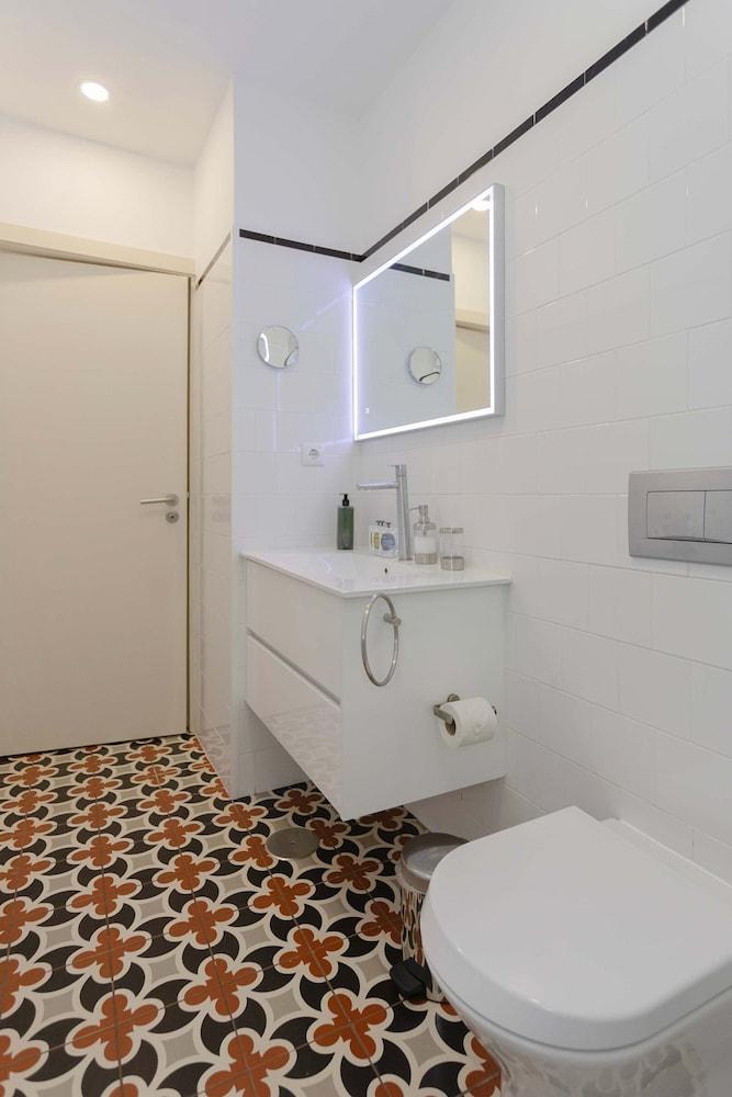 Liiiving in Porto - Trindade Deluxe Studio 3T