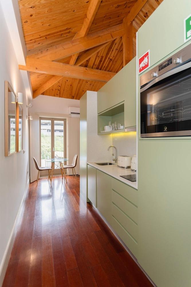 Liiiving in Porto - Trindade Deluxe Studio 3T