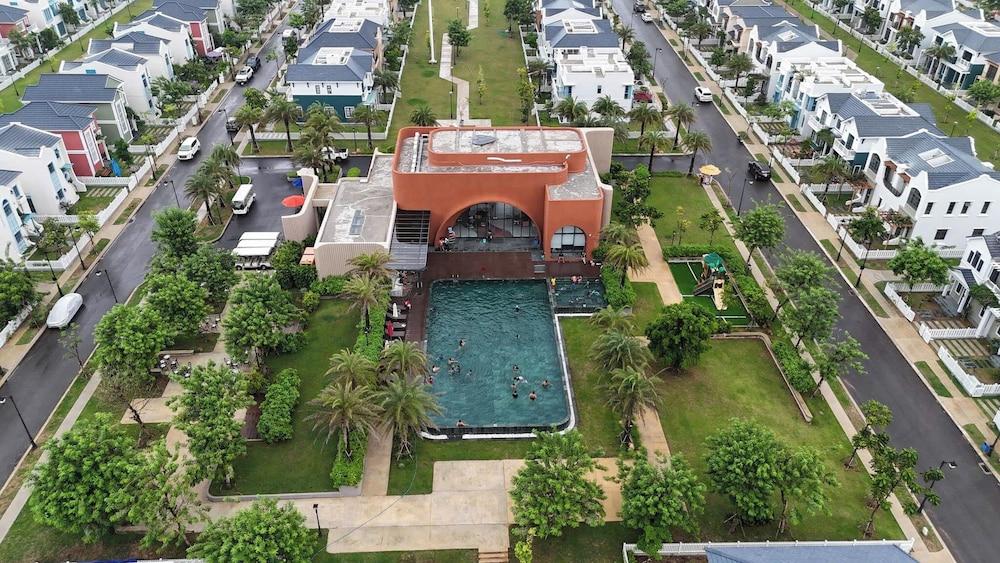 DUYEN VILLA 3-BEDROOM