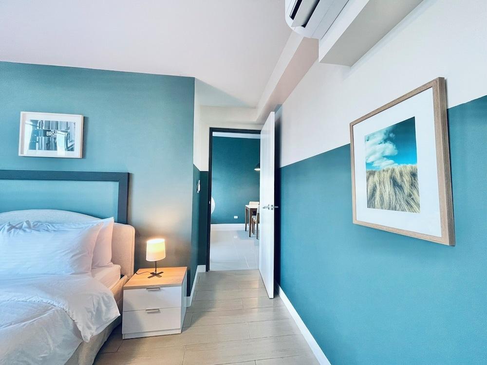 One Uptown Residence Near St Lukes