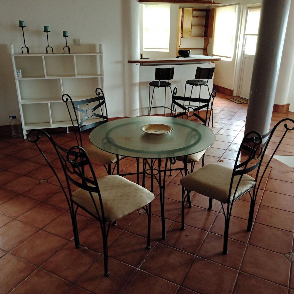 Serene room nr Intl Airpt & Sandy Beach